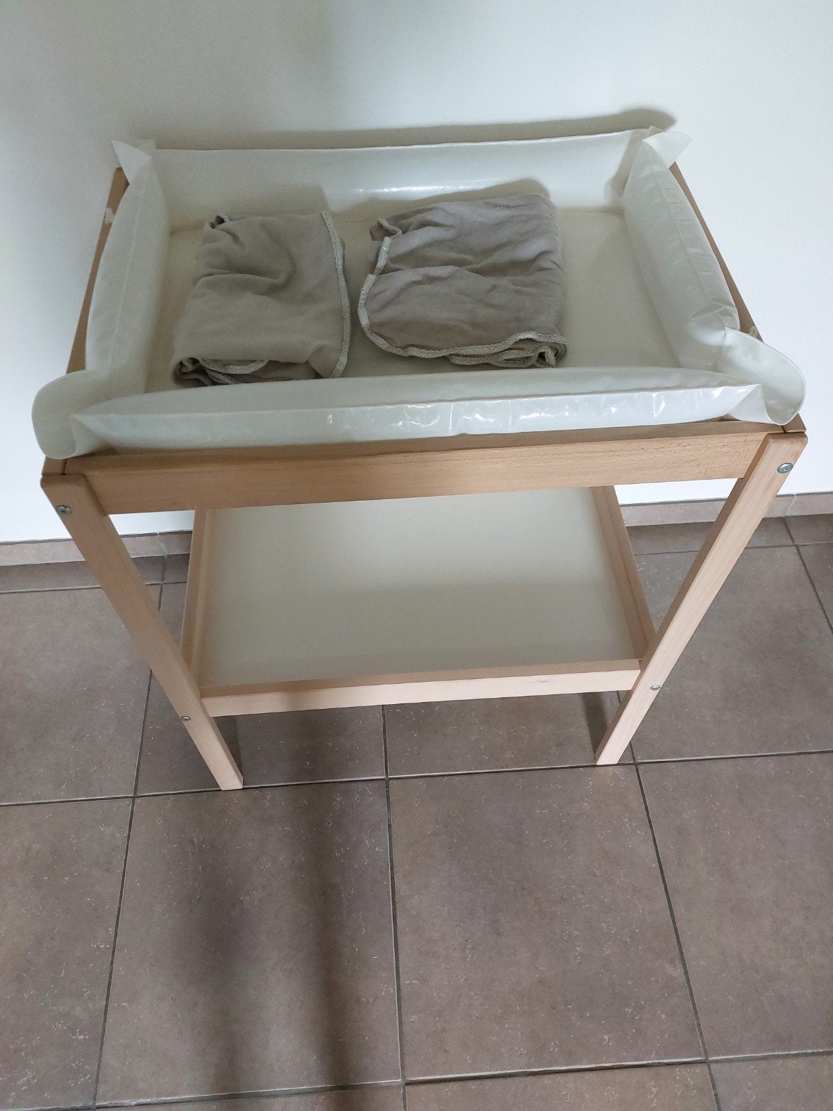 verluiertafel Ikea met kussen en overtrekken, Ophalen