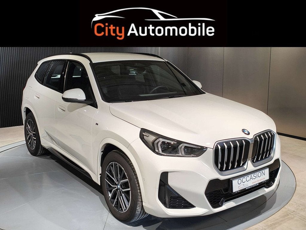 BMW X1 X1 sDrive18d PACK M CAMERA GPS CARPLAY (bj 2025), 4 cilinders, Lichtsensor, Alcantara, Wit