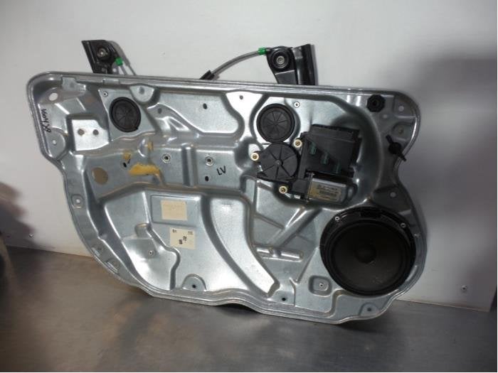 Ruitmechaniek 4Deurs links-voor van een Volkswagen Polo (Pol, Gebruikt, -, Volkswagen, -