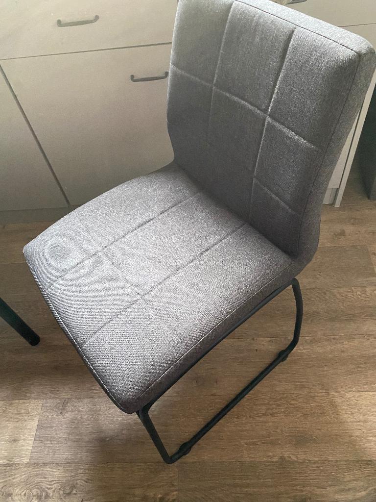 4 mooie stoelen, Huis en Inrichting, Stoelen, Ophalen, Zo goed als nieuw, Grijs, Stof
