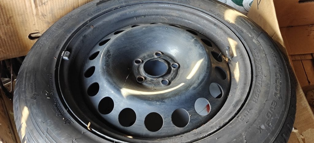 Jante avec pneu hiver pour Ford Kuga 235/55R17 99H 5*108, Ophalen, Gebruikt, 17 inch, Winterbanden