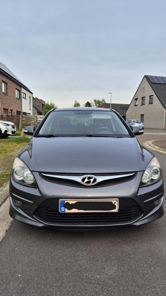 Hyundai I30 -107000 km-1.6 dieselmotor -2012- goede staat, Auto's, Hyundai, Euro 5, Zwart, 103 g/km, Leder