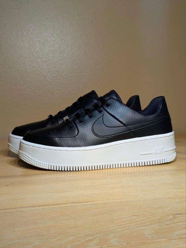 Nike Air Force 1 Sage Low Noire - Taille 38, Vêtements | Femmes, Chaussures, Comme neuf, Sneakers et Baskets, Noir, Enlèvement ou Envoi