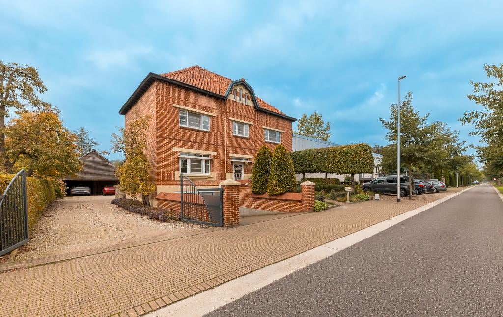 TE KOOP: handelspand/bedrijfspand met woonfunctie in Bocholt, Immo, Maisons à vendre, Province de Limbourg, 1500 m² ou plus, Habitation avec espace professionnel