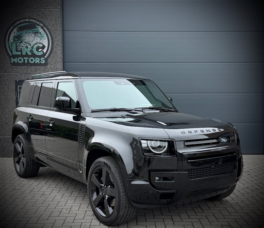 DEFENDER 110 // P425 V8 // KHAKI RESIST // CHOPPED CARBON, Auto's, Automaat, Dealer onderhouden, Zwart, Leder