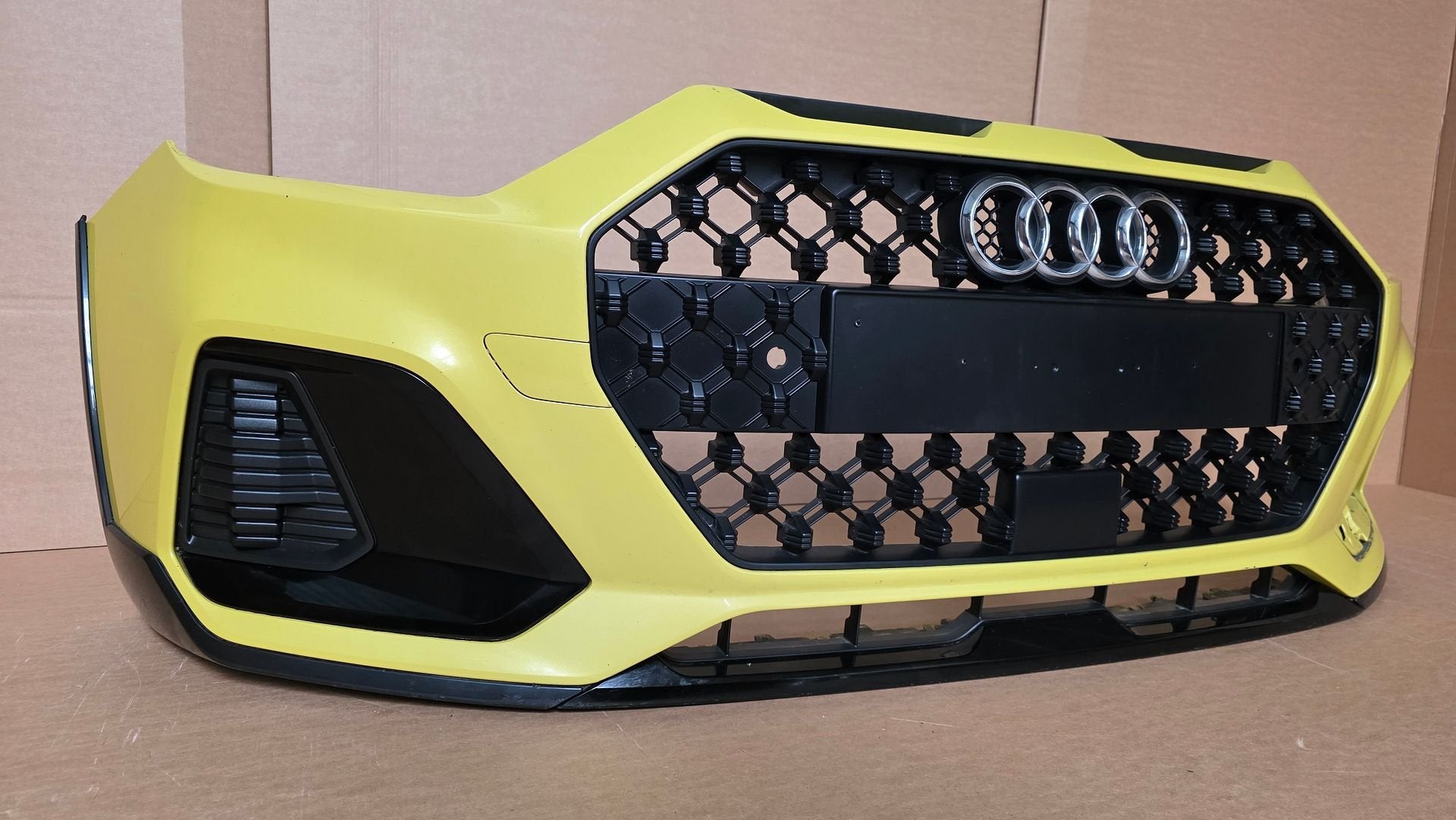 Voorbumper Audi A1 82A CITY CARVER 82A807437K ALLSTREET X7L, Gebruikt, -, Voor, Bumper