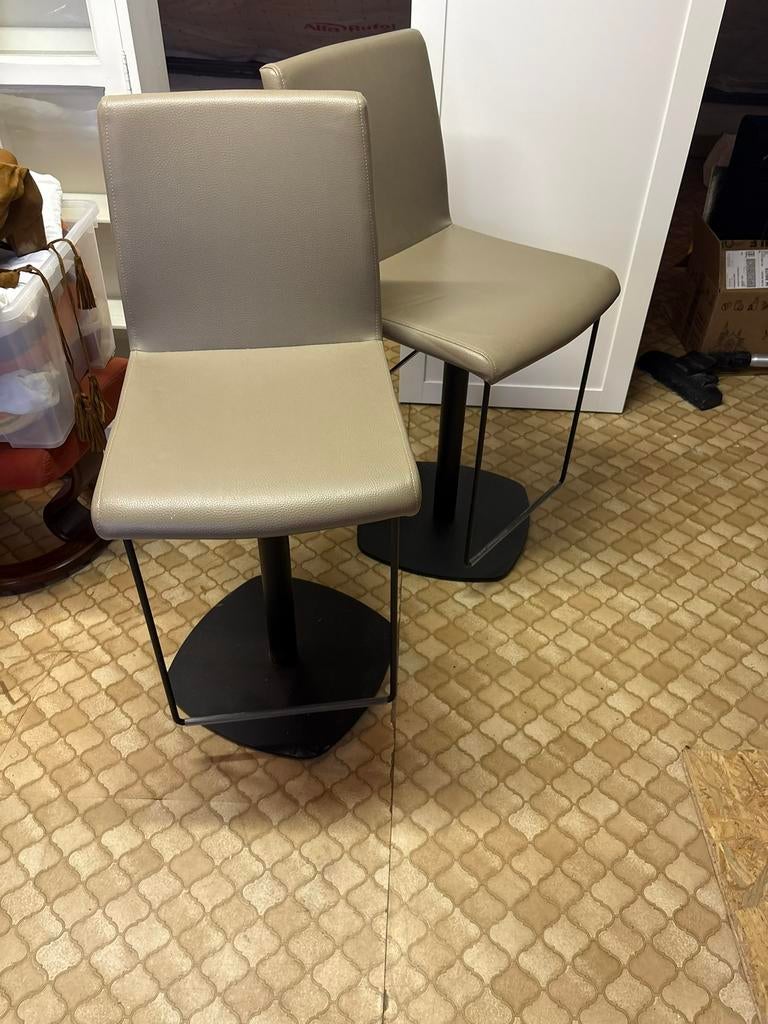 Tabourets ilot de cuisine, Avec repose-pieds, 2 tabourets, Comme neuf, Enlèvement
