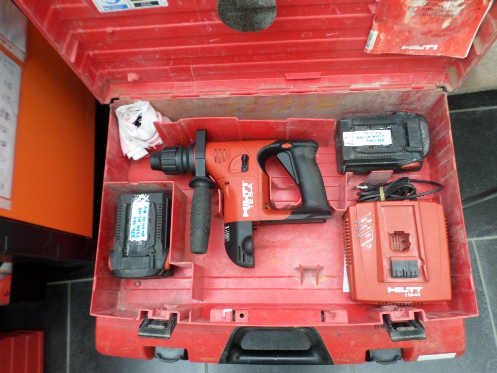 HILTI TE 6A 36 V, FOREUSE A PERCUSSION SDS + , 2 accu, 400 à 600 watts, Comme neuf, Enlèvement, Foreuse et Perceuse