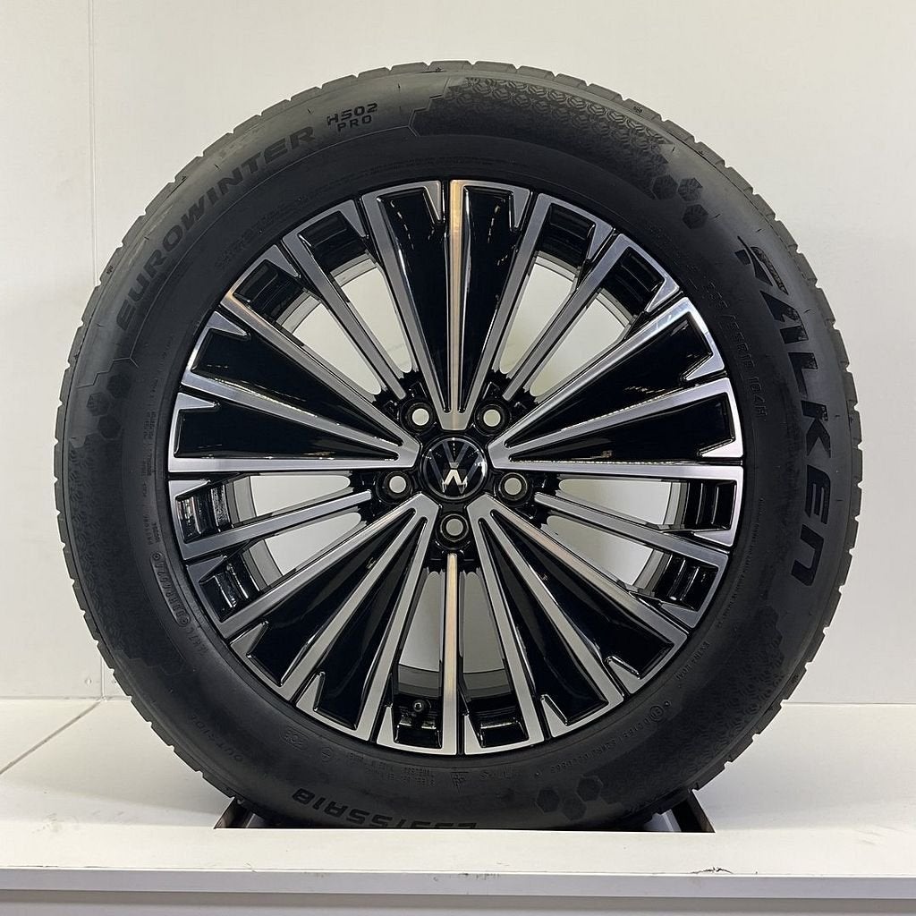 VOLKSWAGEN TIGUAN TAYRON VELGEN SET WINTERBANDEN 18 INCH, 18 inch, Gebruikt, -, -