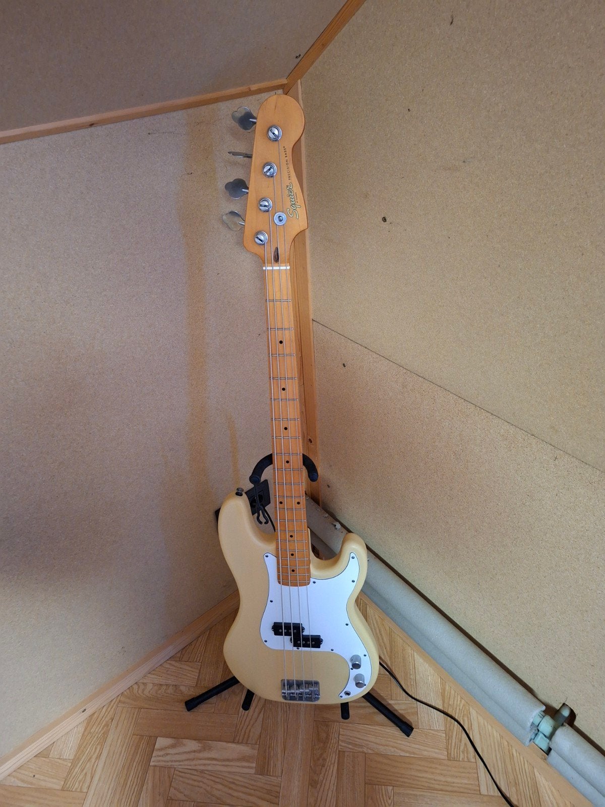 Fender Squier P Bass, Ophalen, Fender