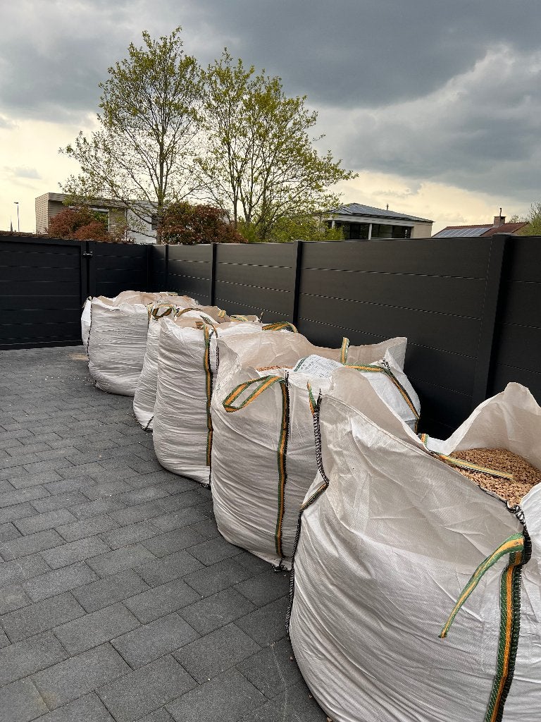 Steentjes, Tuin en Terras, Grind, Keien en Split, Ophalen, Overige materialen, Bruin, Zo goed als nieuw