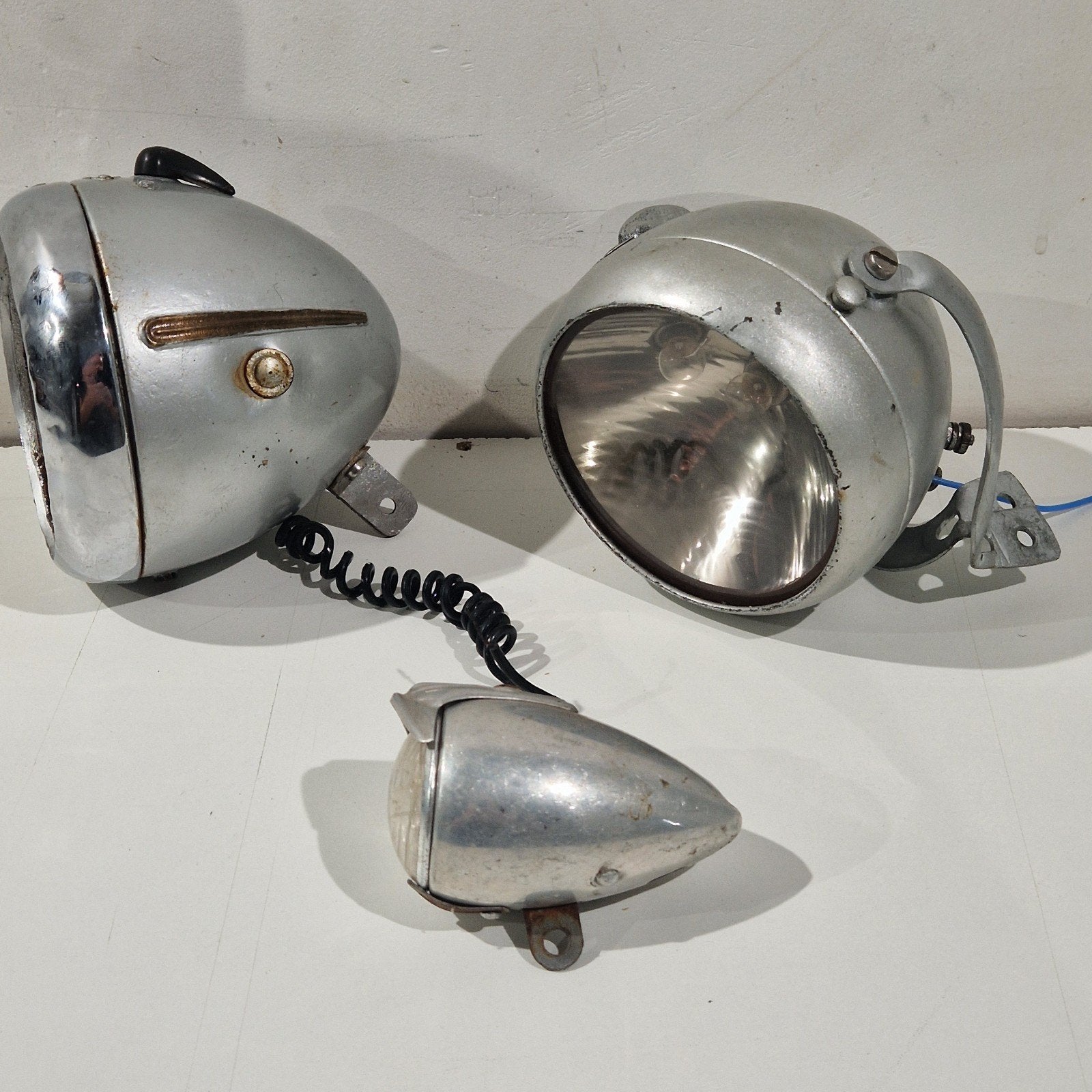 3 vintage fiets bromfiets lampen , Tudor , Bosch en Self, Vélos & Vélomoteurs, Accessoires vélo | Éclairage de vélo, Enlèvement ou Envoi