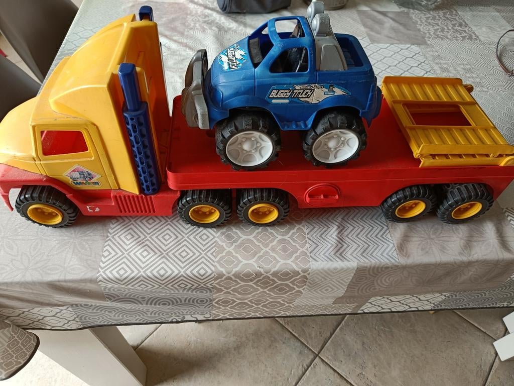 Grote vrachtwagen met buggy, Ophalen
