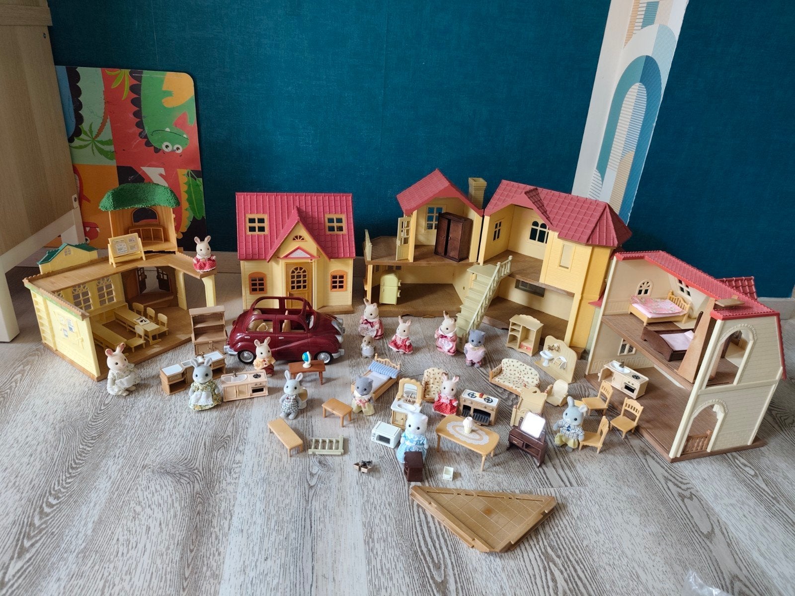 Grande Maison + École + Voiture + Mobilier & Figurines Sylva, Enlèvement, Comme neuf, Maison de poupées