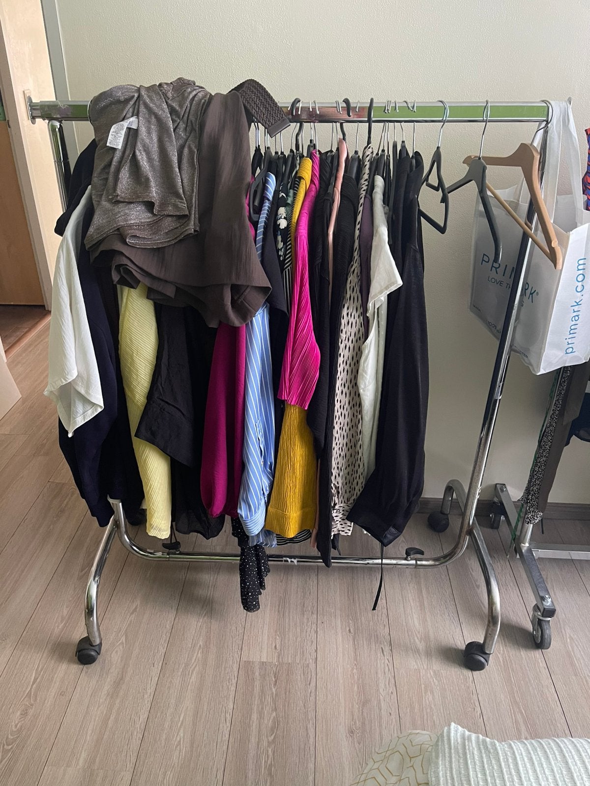 2kleding rekken, Ophalen, Zo goed als nieuw
