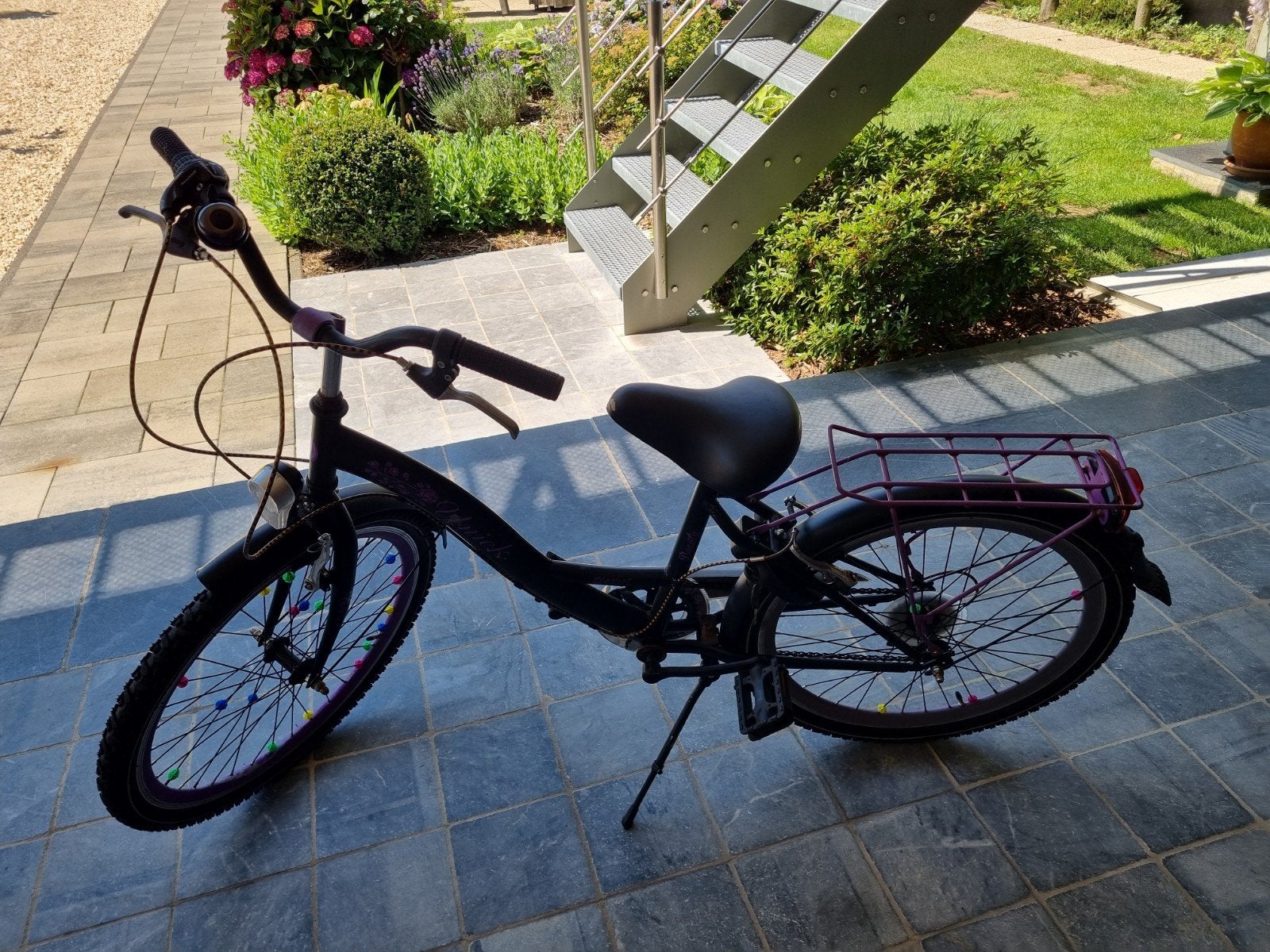 Kinderfiets meisjes, Enlèvement
