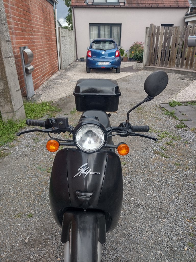 Honda sky klasse A, Fietsen en Brommers, Brommers | Oldtimers, Overige merken, Klasse A (25 km/u), Ophalen