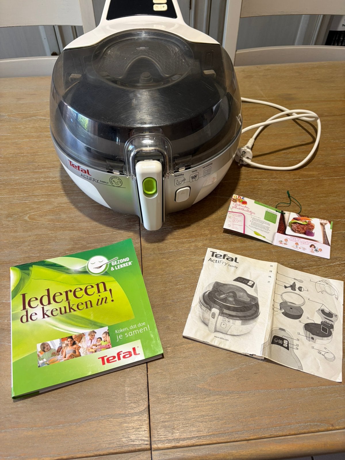 Tefal ActiFry Family.  Airfryer roert automatisch!, Huis en Inrichting, Ophalen, Zo goed als nieuw
