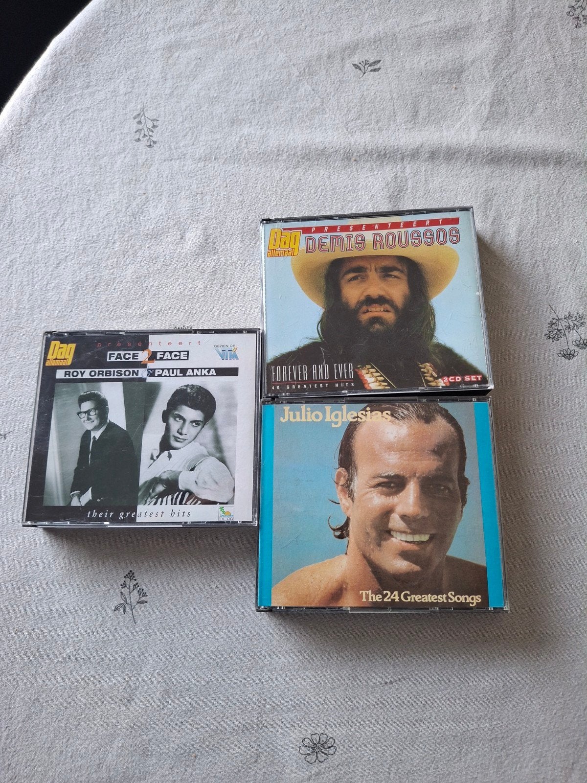 Boîtes CD doubles : 2 euros par boîte, Enlèvement ou Envoi