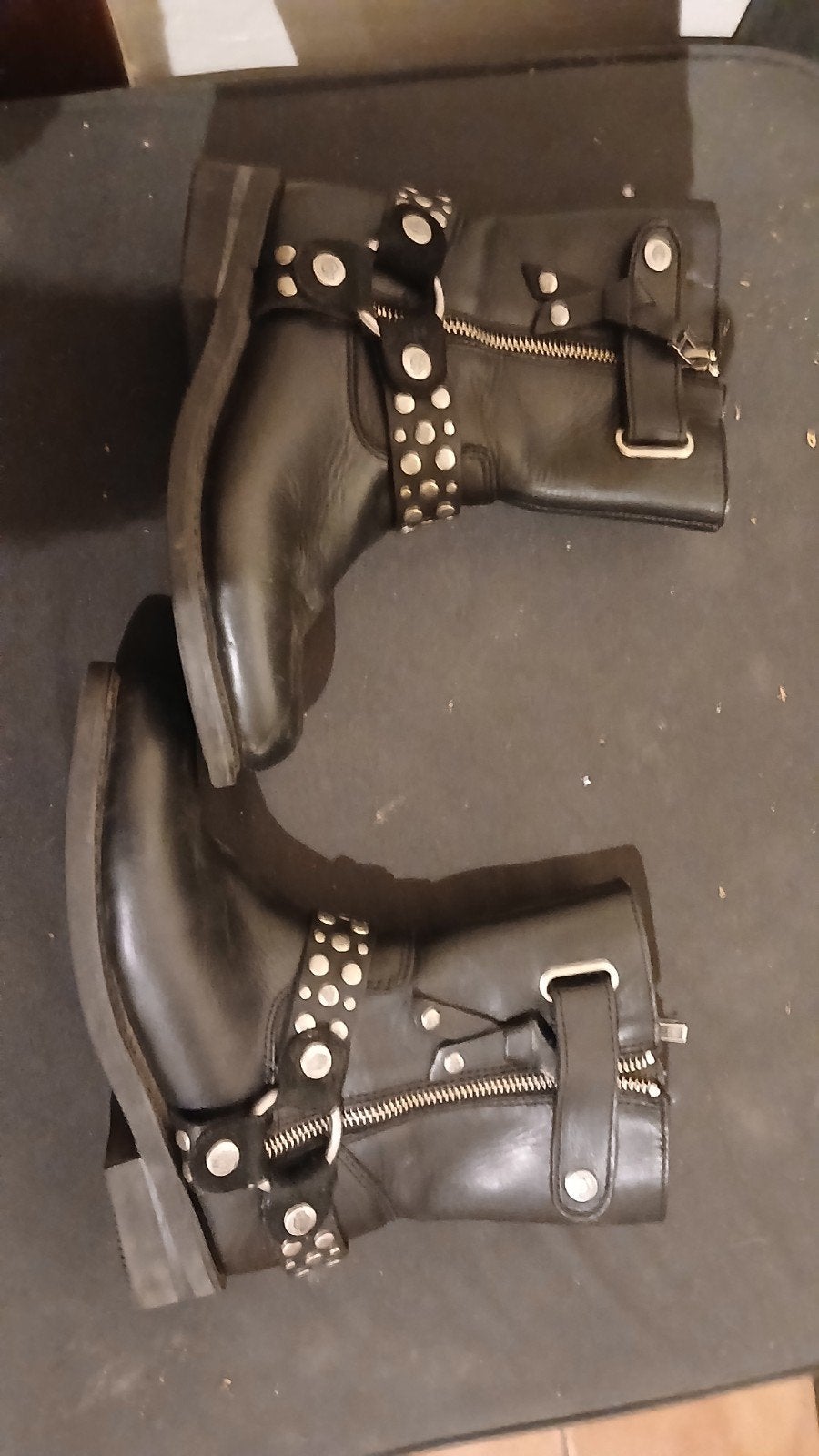 botte harley davidson, Enlèvement