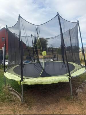 Trampoline en bon état, Kinderen en Baby's, Speelgoed | Buiten | Trampolines, Ophalen, Zo goed als nieuw