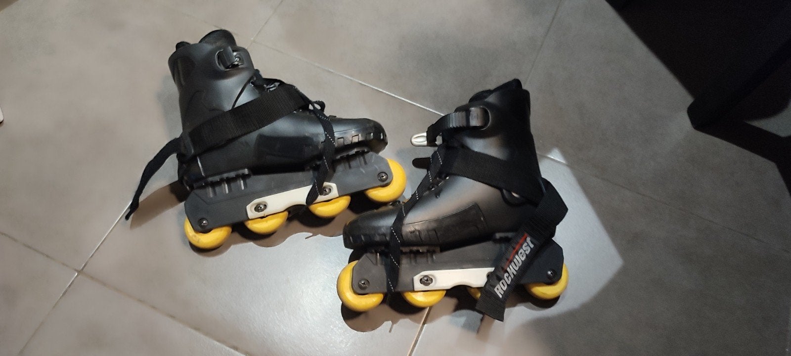 Skeelers maat 43, Sports & Fitness, Patins à roulettes alignées, Rollers 4 roues en ligne, Roces, Enlèvement, Utilisé