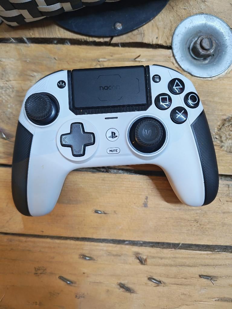NACON REVOLUTION 5 PRO, Ophalen, Zo goed als nieuw