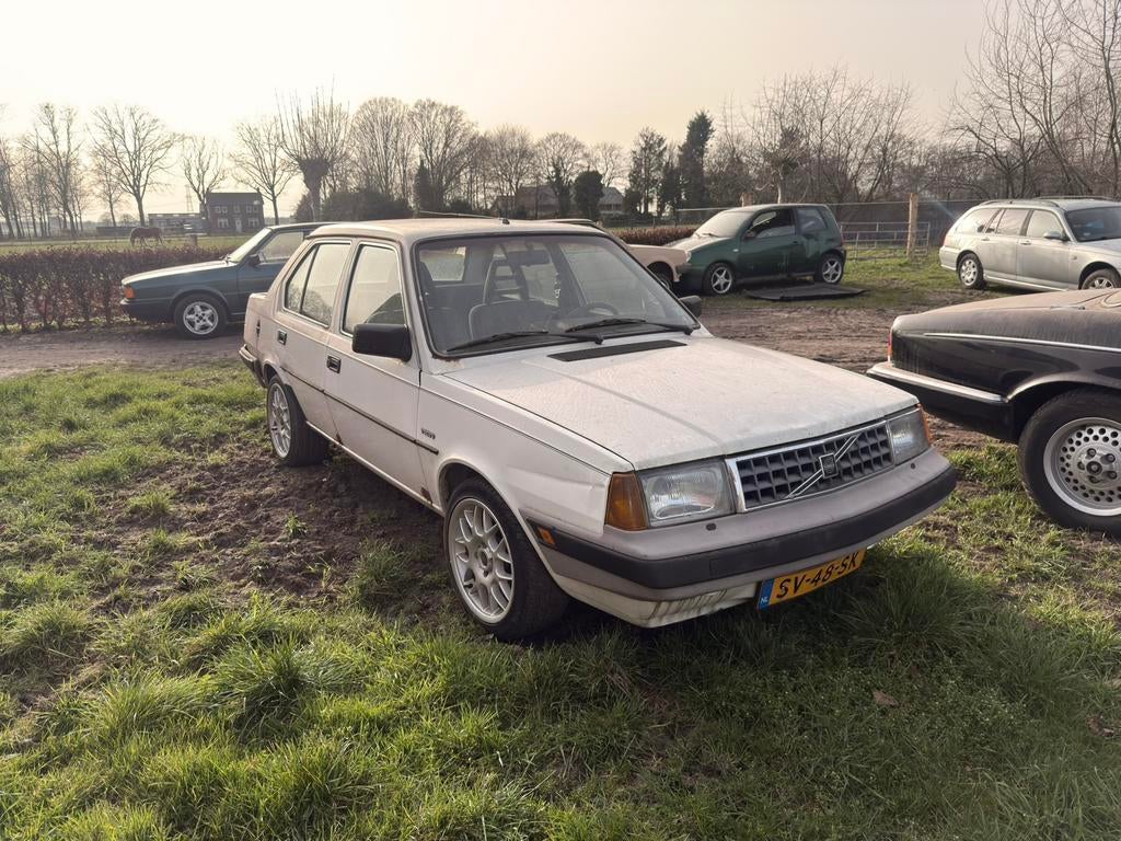 Volvo 340DL 1.7 Berline, Autos, Volvo, Entreprise, Peinture métallisée, Radio, Attache-remorque, Essence, Euro 1, Berline, 5 portes