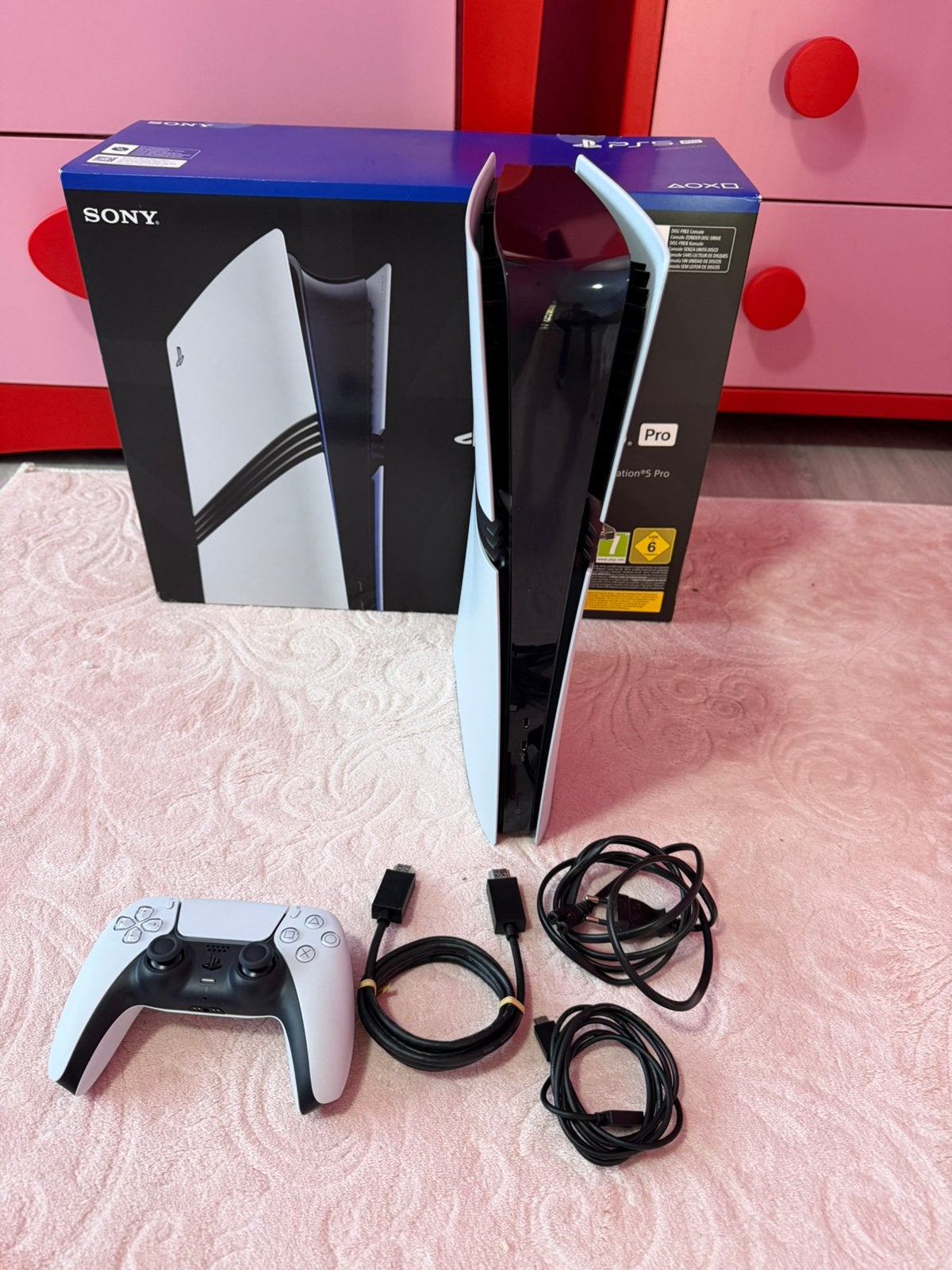 Ps5 pro digital met doos 2TB alle toebehoren, Games en Spelcomputers, Spelcomputers | Sony PlayStation 5, Ophalen, Zo goed als nieuw