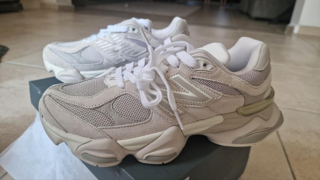 New Balance 9060  (maat: 40.5 Eu) NIEUW, Ophalen, Beige, New Balance, Nieuw