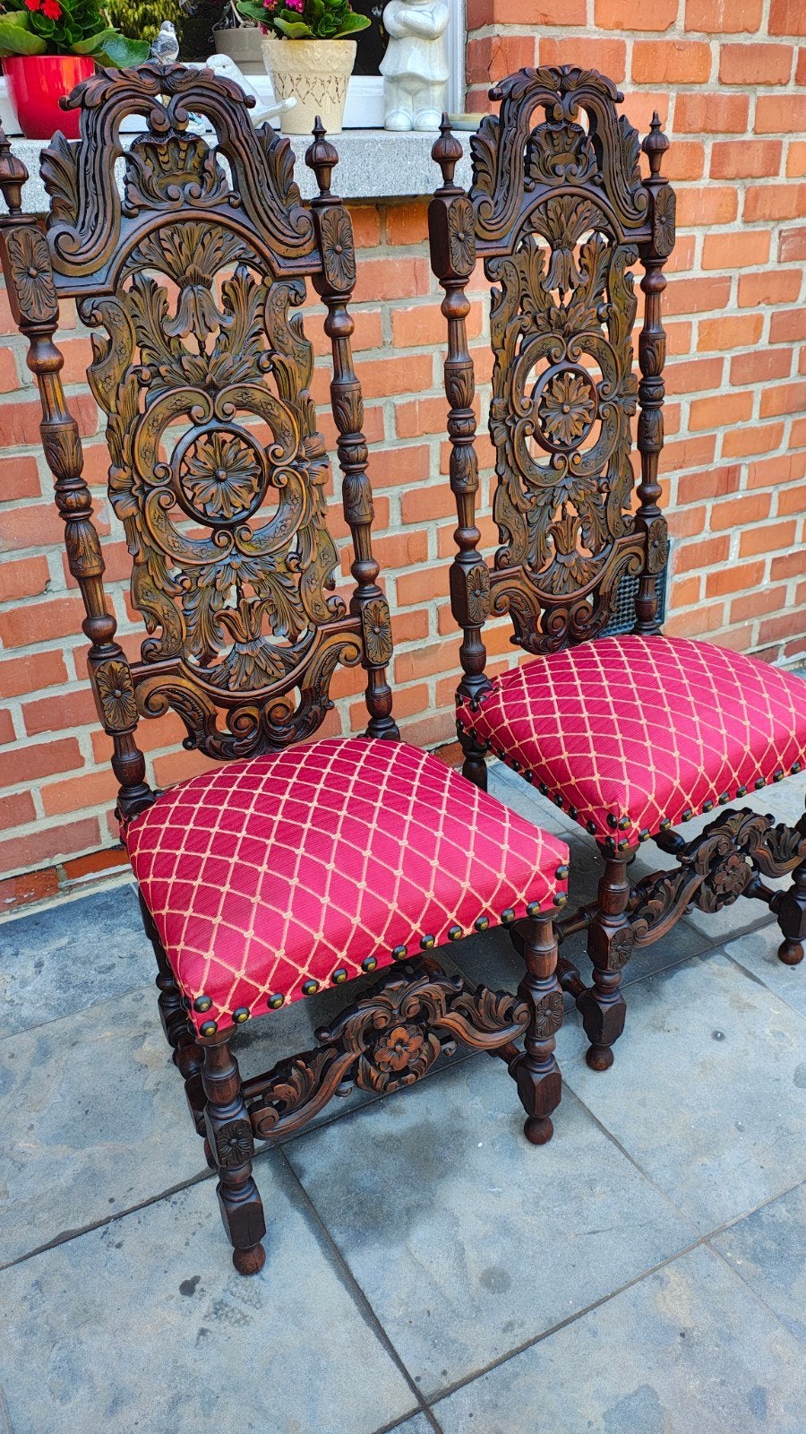 Chaises en chêne 1850-1870, Enlèvement