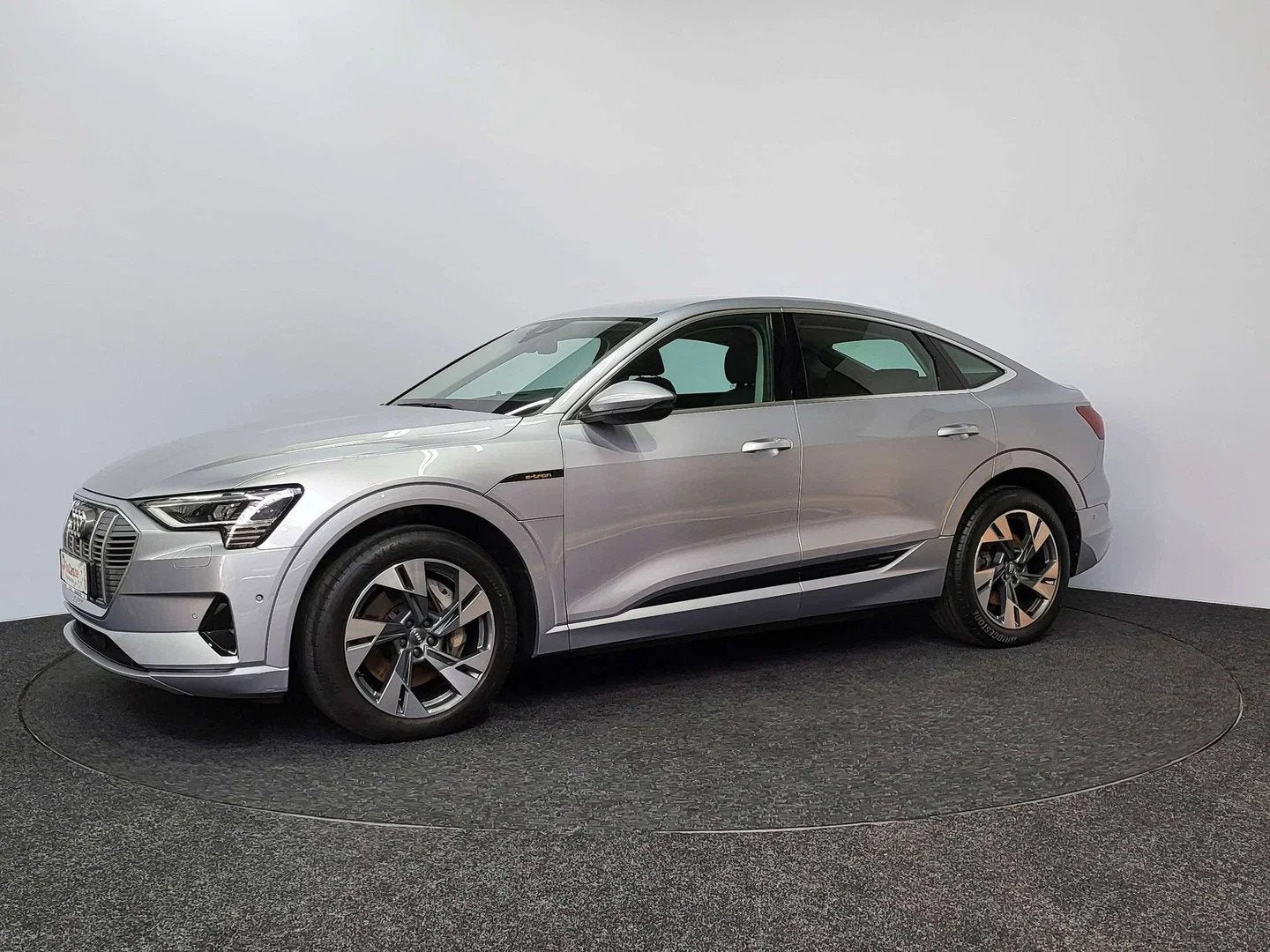 Audi e-tron E-Tron 95 kWh 55 Quattro | 2020 | 78.377 km | He, Autos, Audi, 3150 kg, Argent ou Gris, Achat, Entreprise