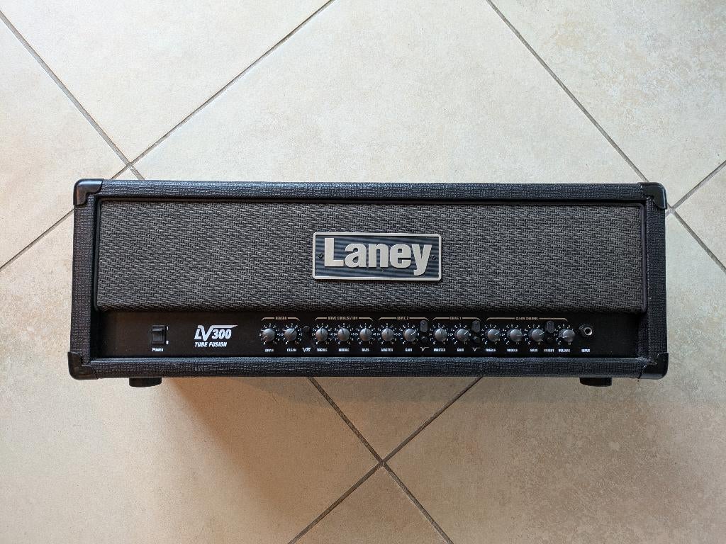 Laney LV300H – preamp à lampe – avec footswitch, Musique & Instruments, Enlèvement, Utilisé, Guitare, 100 watts ou plus