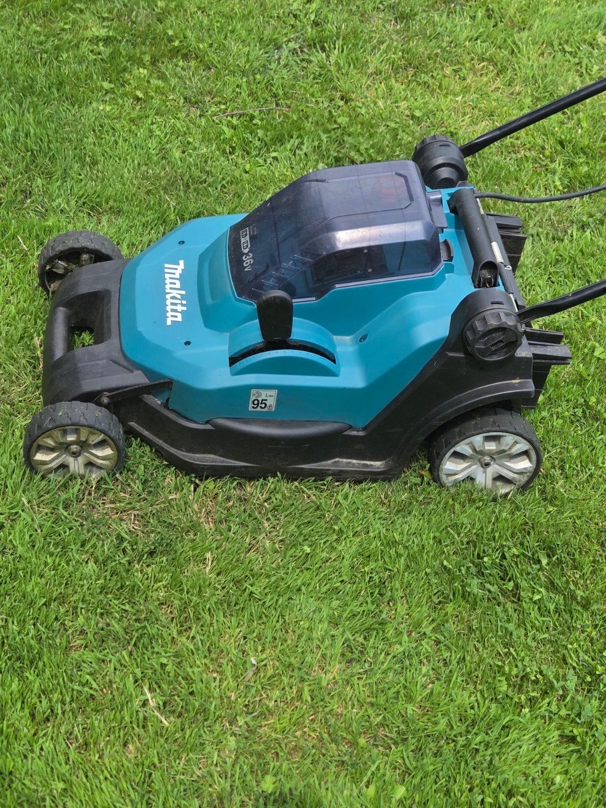 Makita DLM432PT2 grasmaaier, Ophalen