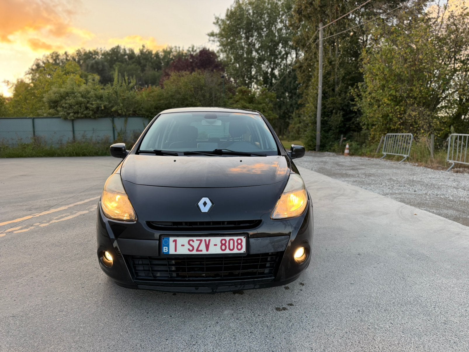 Clio 3 edition 20th 1.2i PRET IMMATRICULÉ !, Autos, Renault, Euro 5, Achat, Boîte manuelle, Noir