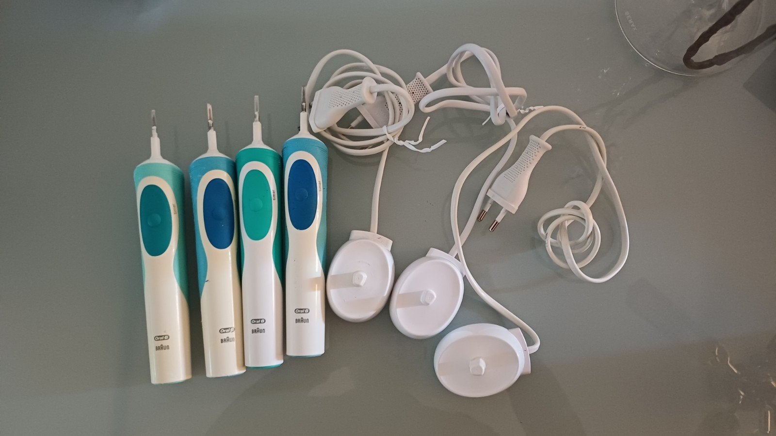 Oral B 4 brosses à dents, Elektronische apparatuur, Ophalen of Verzenden