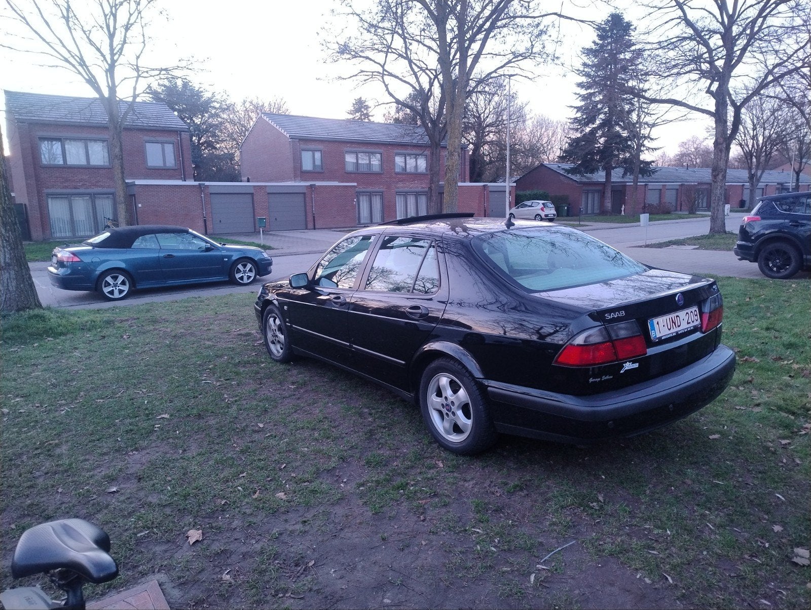 Mooie Saab 9.5 MK1 2.0 Benzine Automaat Jet Black schuifdak, Auto's, Saab, Automaat, Beige, 4 cilinders, Beige