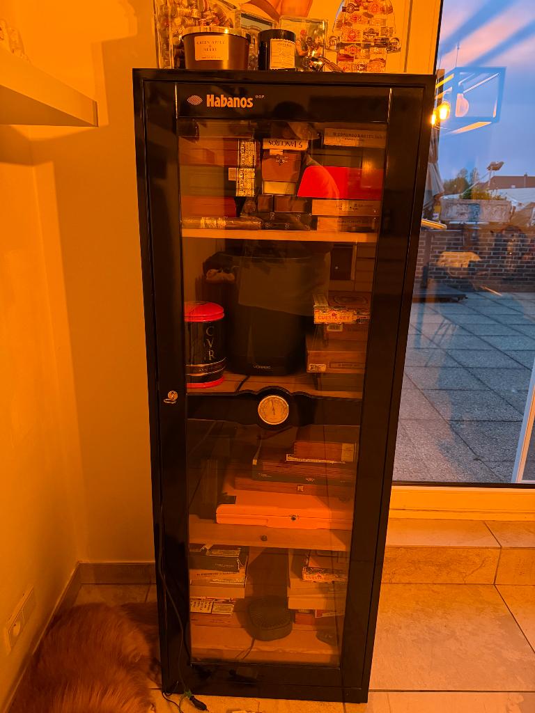 Exclusieve sigaren humidor inclusief premium sigaren, Ophalen, Zo goed als nieuw, Tabaksdoos of Verpakking