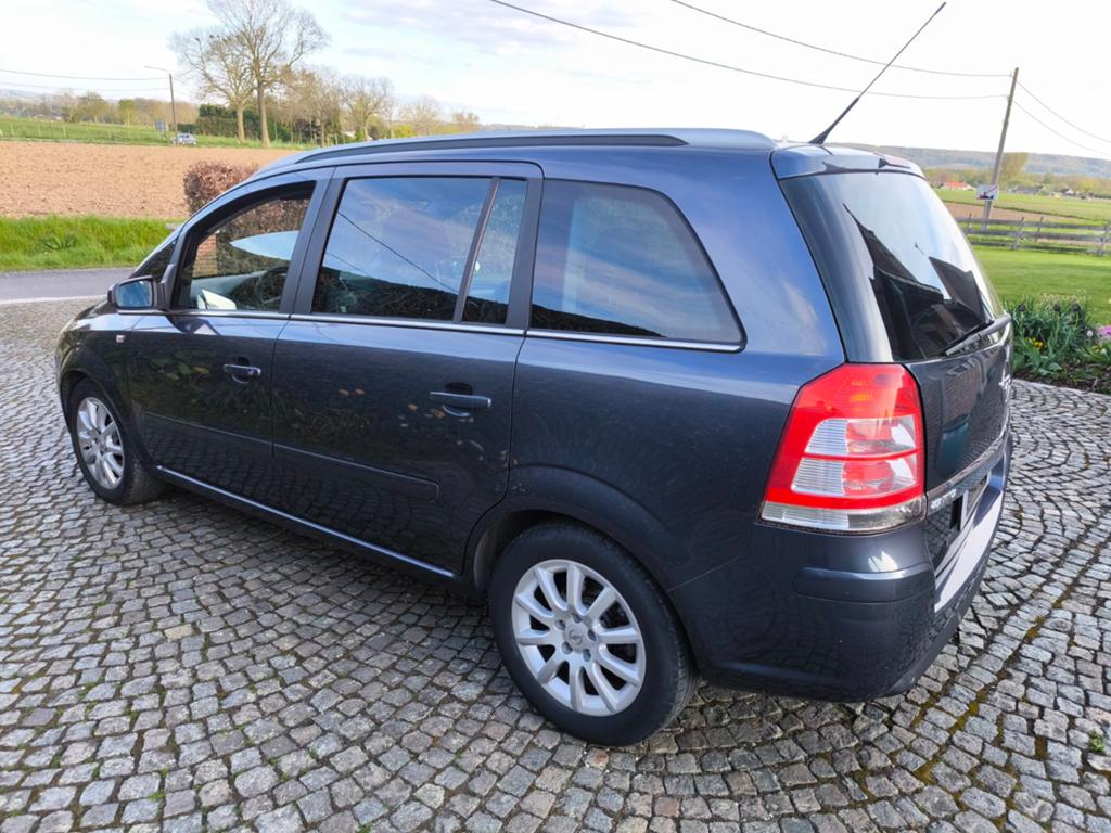 Opel Zafira B, 1.9 CDTI, jaar 2007, 7 stoelen zeer schoon, Auto's, Monovolume, Zwart, 4 cilinders, Parkeersensor