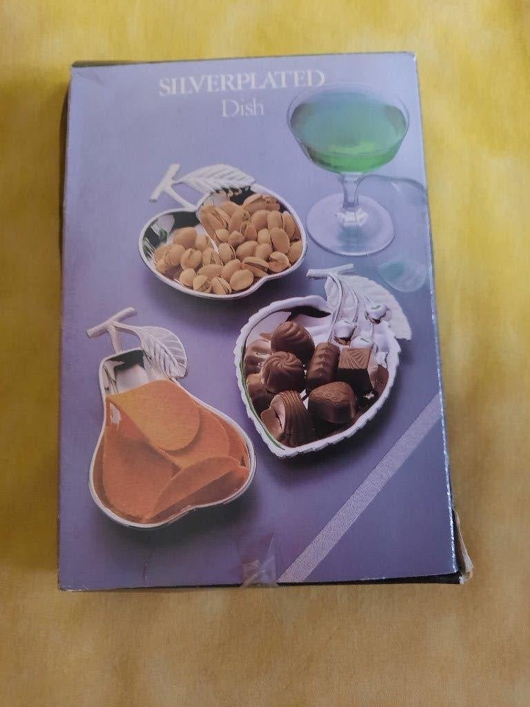 heel mooi nieuw zilveren sier schaaltje, vorm met chocola op, Enlèvement ou Envoi, Neuf