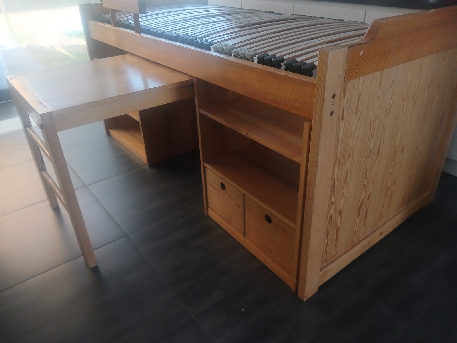 bed (half hoog) met ingebouwde schabben., Ophalen, Gebruikt, 90 cm, Eenpersoons