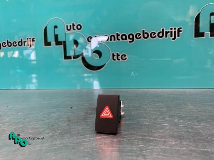 Commutateur éclairage d'urgence d'un Volkswagen Golf (Golf, Autos : Pièces & Accessoires, Volkswagen, -, 3 mois de garantie, Utilisé