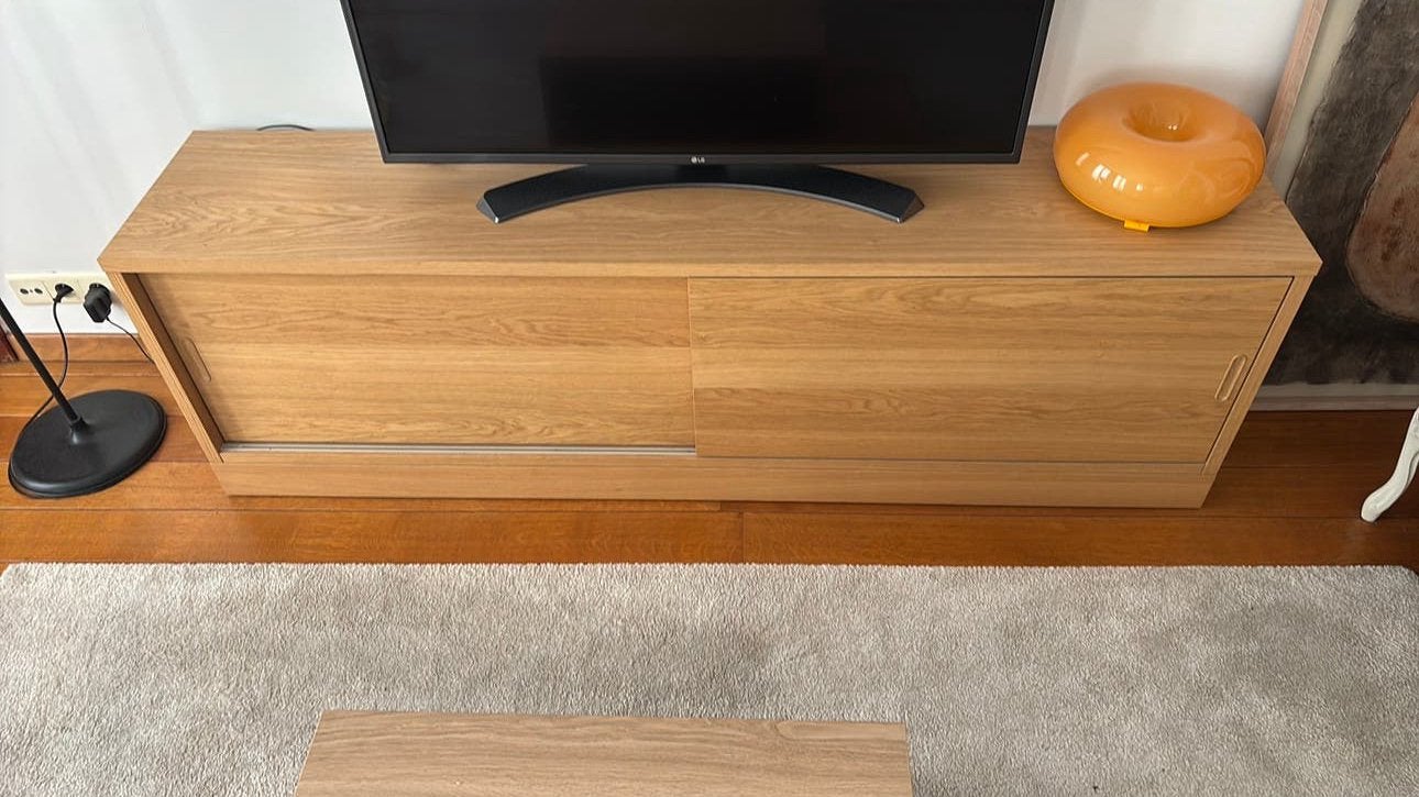 Meuble télé TONSTAD, Ophalen, 150 tot 200 cm, Eikenhout, Zo goed als nieuw