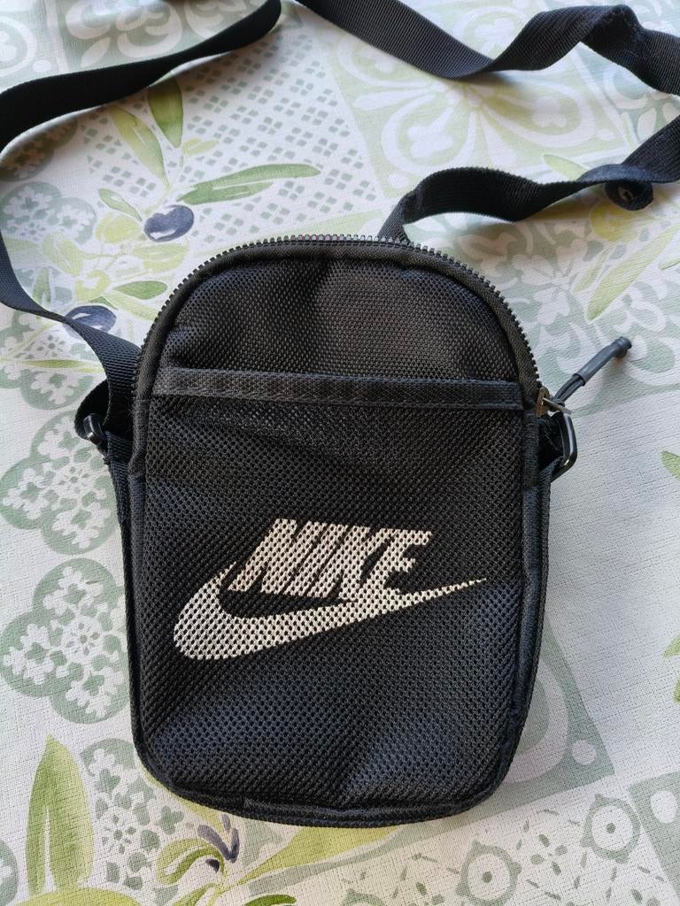 Tasje Nike., Ophalen, Zwart