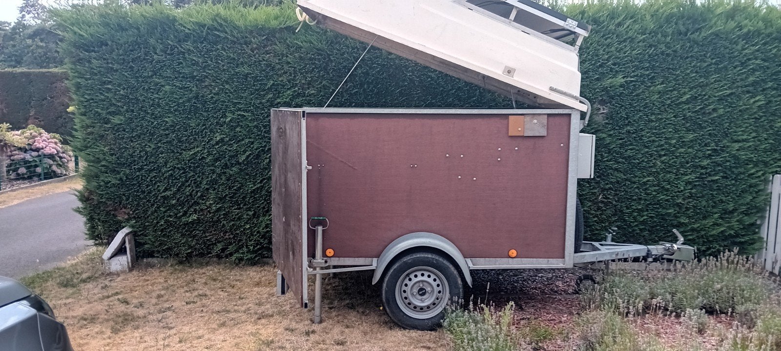 Gesloten moto aanhangwagen, Enlèvement