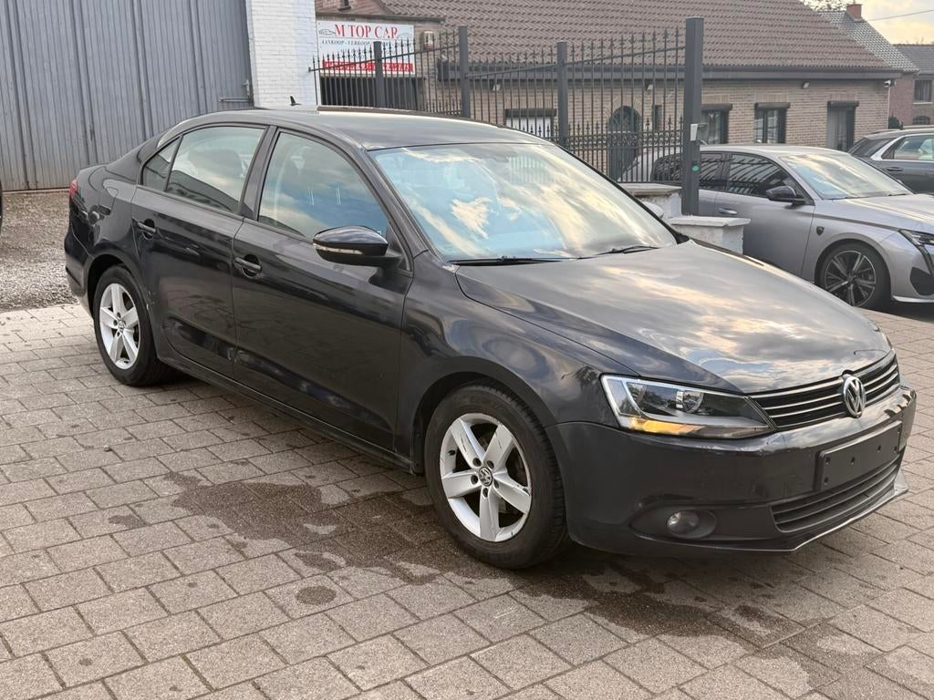 Volkswagen Jetta 1.6TDI 2011 140 000km voir photos, Autos, Euro 5, Ordinateur de bord, Entreprise, Jetta