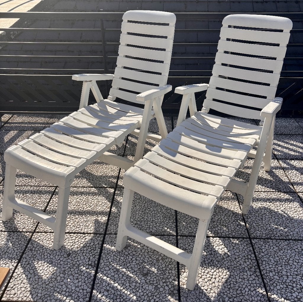 2 chaises longues blanches réglables (avec coussins), Enlèvement, Utilisé, Synthétique, Pliant