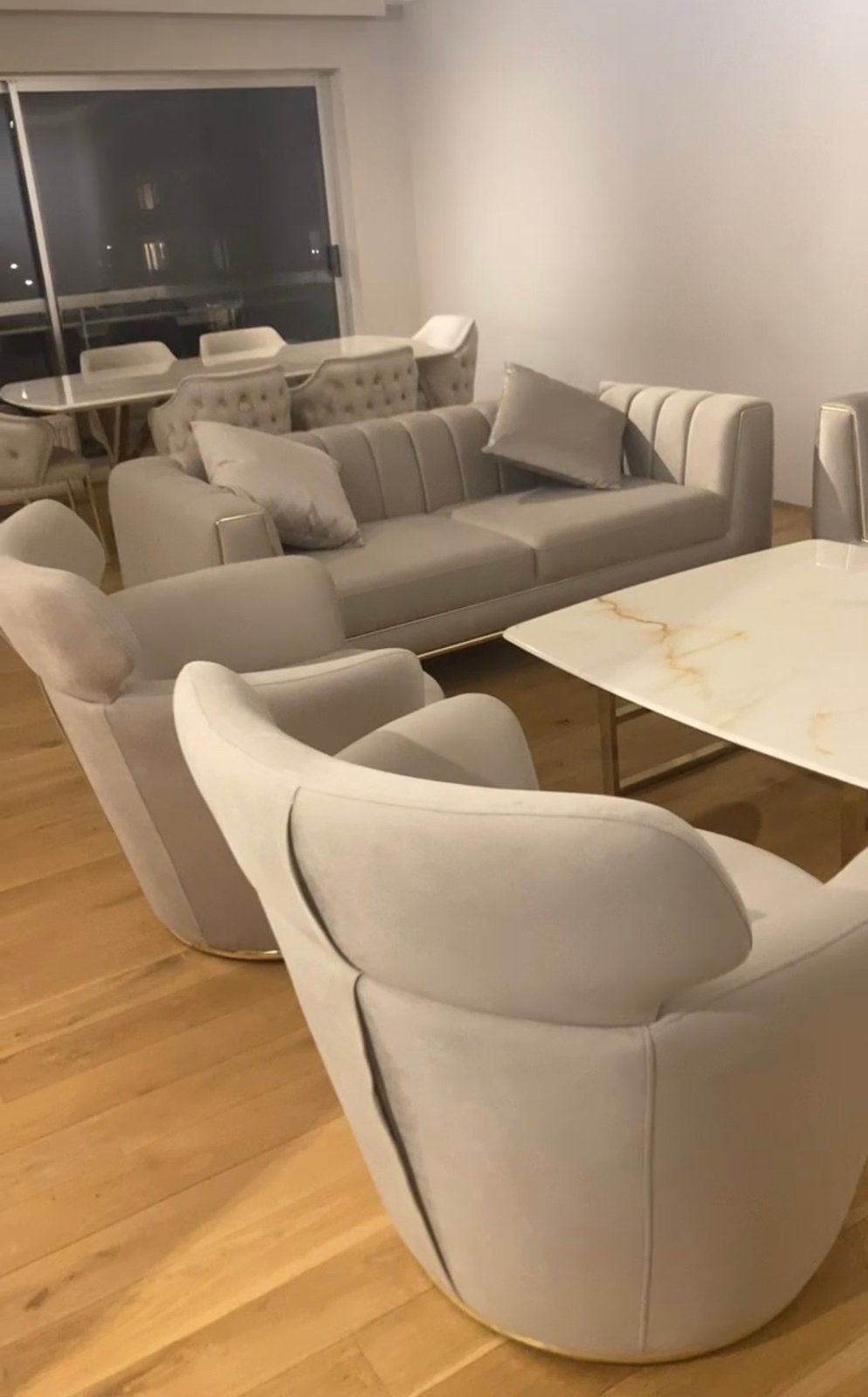 Canapé beige + table basse, Ophalen, Zo goed als nieuw