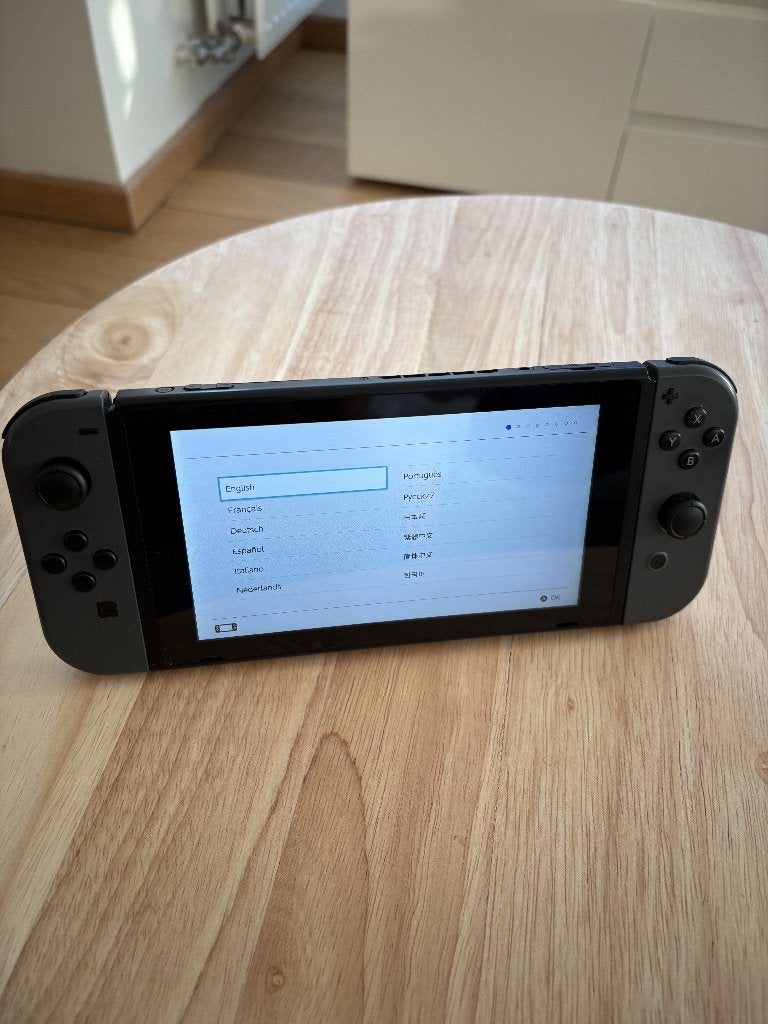 NINTENDO Switch 32 Go, Consoles de jeu & Jeux vidéo, Consoles de jeu | Nintendo Switch, Enlèvement, Comme neuf, Avec 1 manette