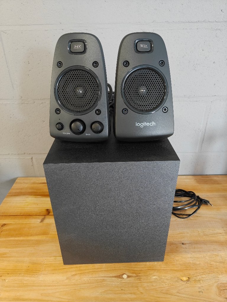 Logitech Z625 Système de Haut Parleur PC 2.1 Subwoofer, Informatique & Logiciels, Enceintes Pc, Enlèvement, Comme neuf, Canal audio 2.1